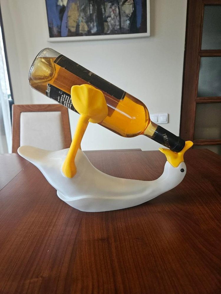 Suport de vin printat 3D, în formă de rață